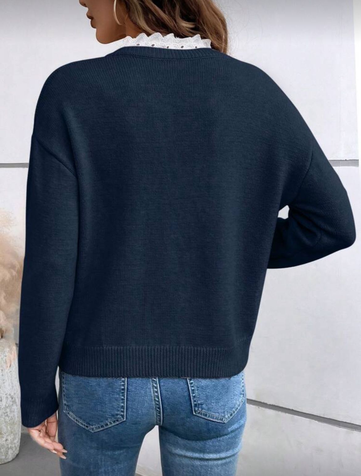 LÉONE LACE COLLAR SWEATER
